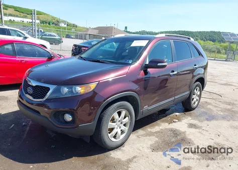 2013 Kia Sorento Lx z USA, uszkodzony, nr VIN 5XYKTDA6XDG354957